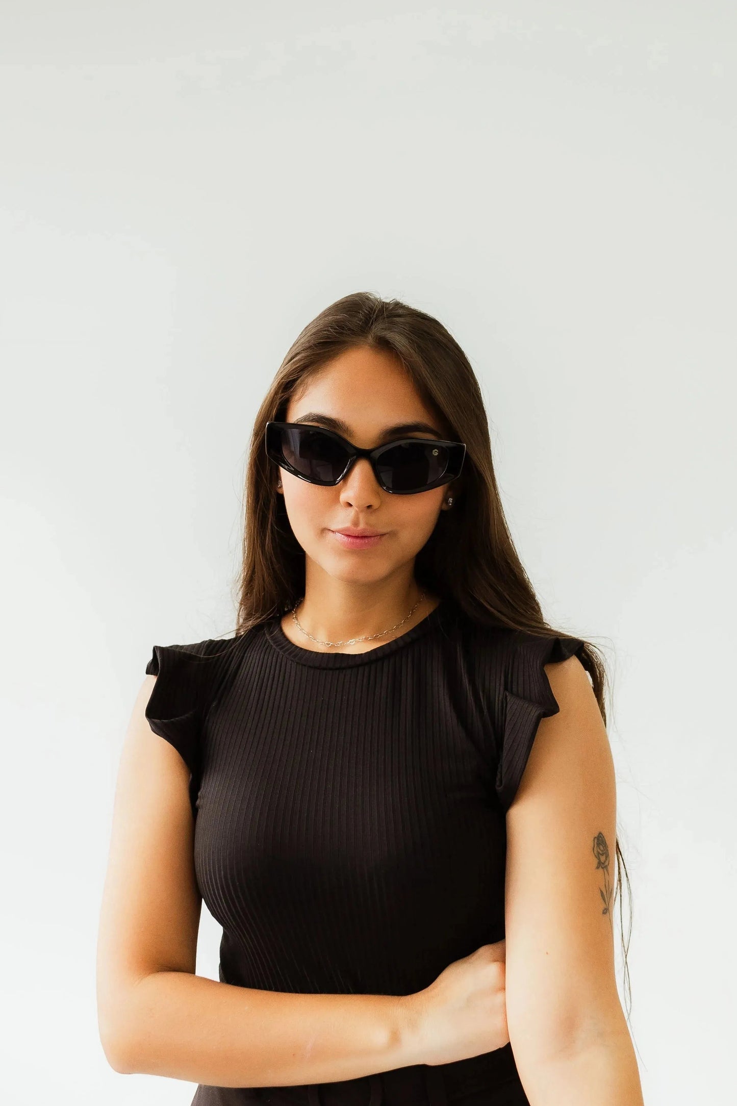 Lunettes de soleil noires emblématiques pour femmes
