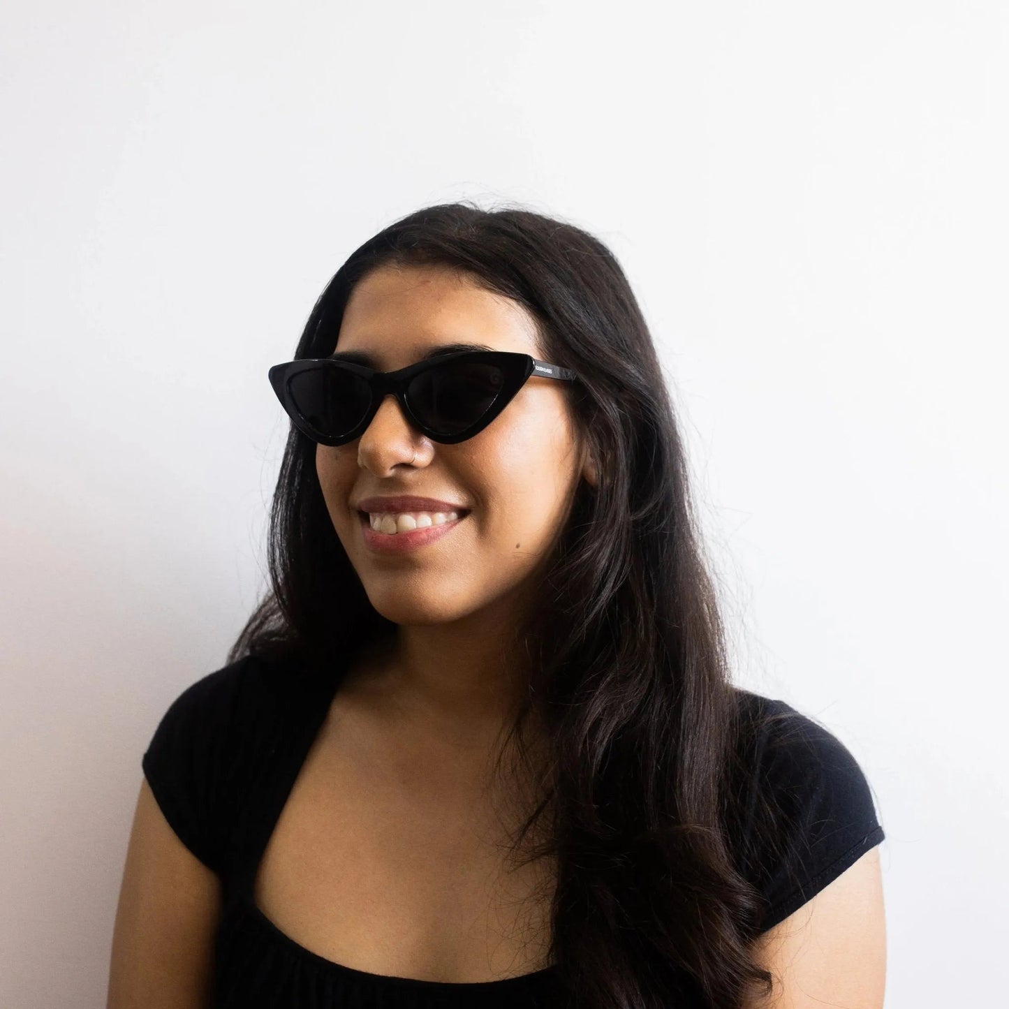 Lunettes de soleil noires pour femmes en forme de chat