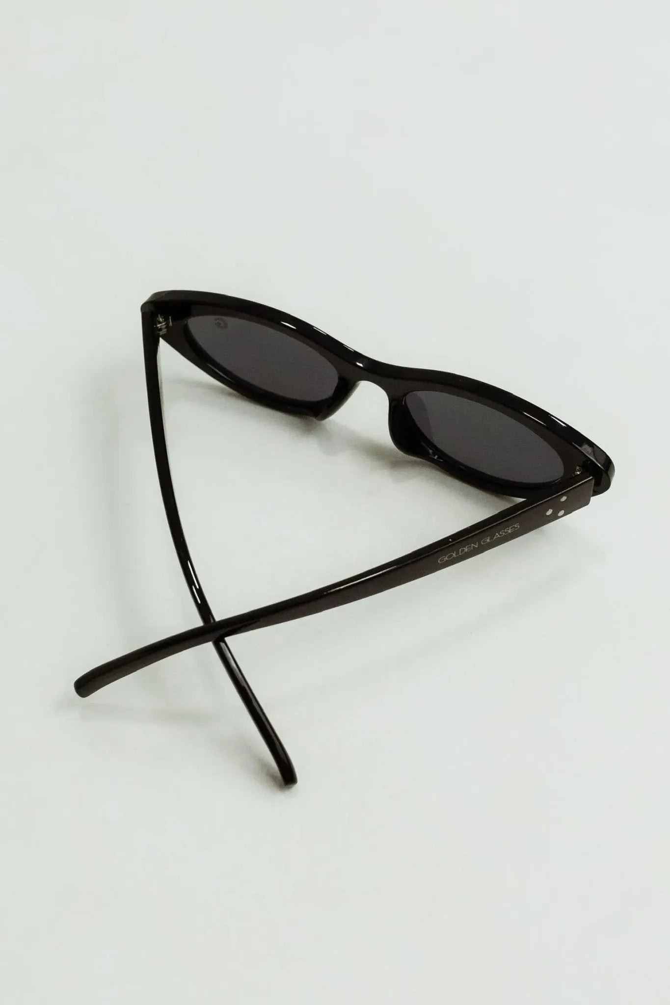 Lunettes de soleil félines noires pour femmes