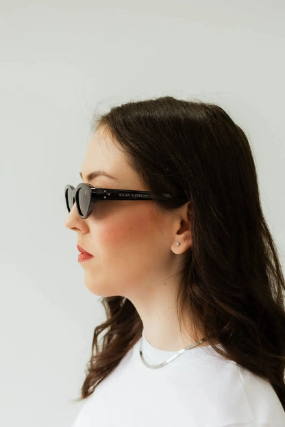 Lunettes de soleil félines noires pour femmes