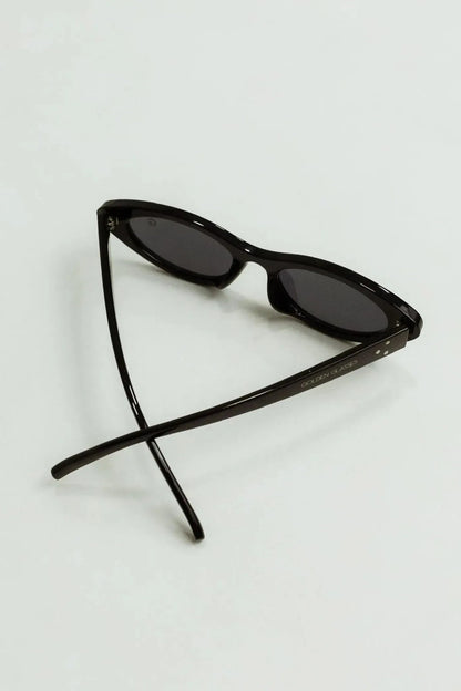 Lunettes de soleil félines noires pour femmes